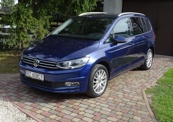 Volkswagen Touran cena 79800 przebieg: 68250, rok produkcji 2018 z Toruń małe 781